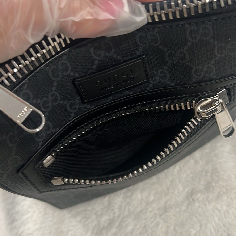 Gucci Black GG Supreme Messenger Bag unisex - Picture 13 of 13